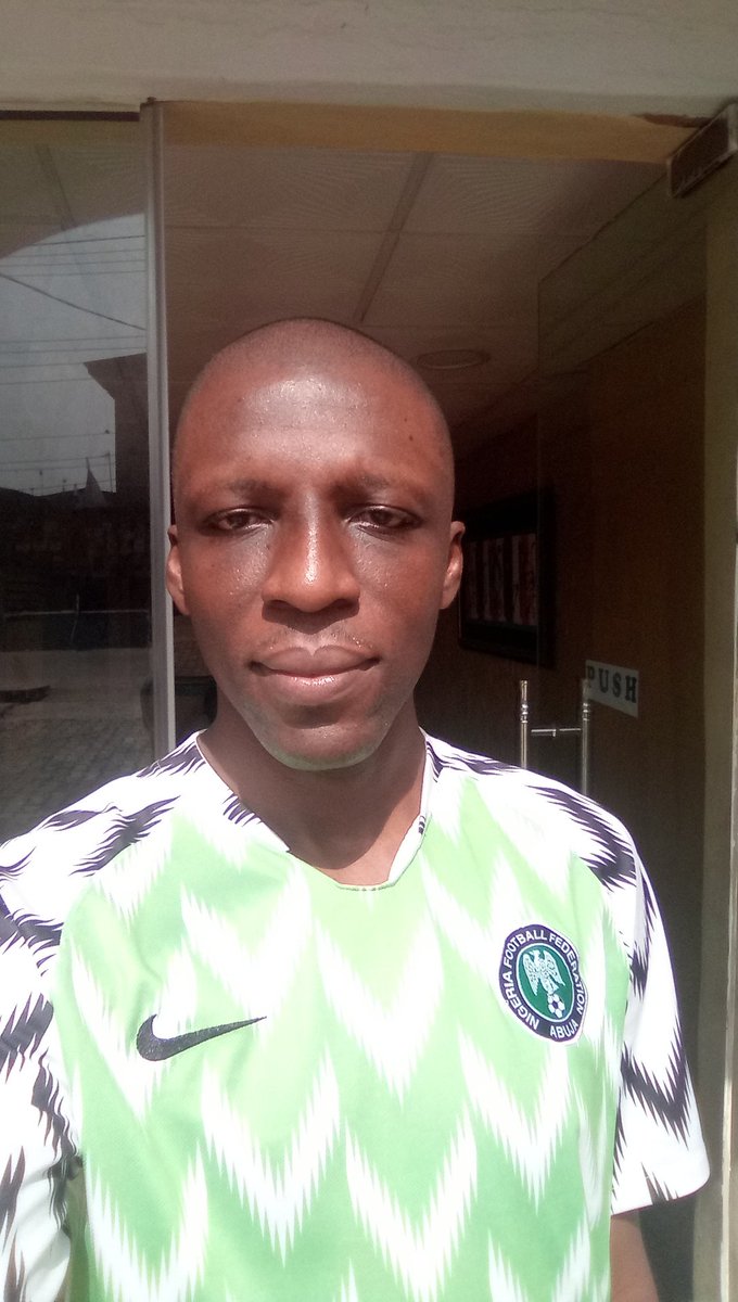 kinguche011's tweet photo. @Max1023FM @iam_RealSkillz @CeratheCera At work ready for @NGSuperEagles game and taking care of my Patients #RandomSnapz #SELFIE https://t.co/yjyTUWhCA9