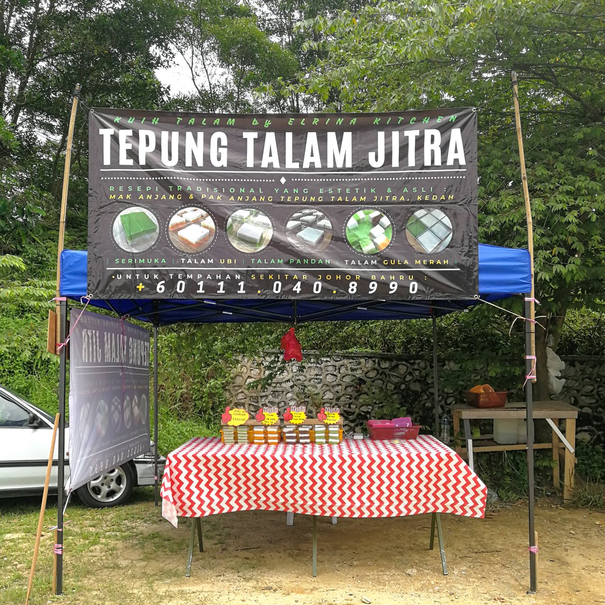 ahn4f's tweet photo. Isteri &amp; saya berniaga kuih talam tradisional warisan asli ( Mak Anjang &amp; Pak Anjang Tepung Talam Jitra, Kedah ) berdekatan simpang Bandar Baru Kangkar Pulai, JB sebelum Petronas yang baru siap. Buka 12pm-6pm. Dekat mai singgah, jauh mohon RT pon dah manis gais. #tepungtalamjitra https://t.co/pEvOpKYpzM