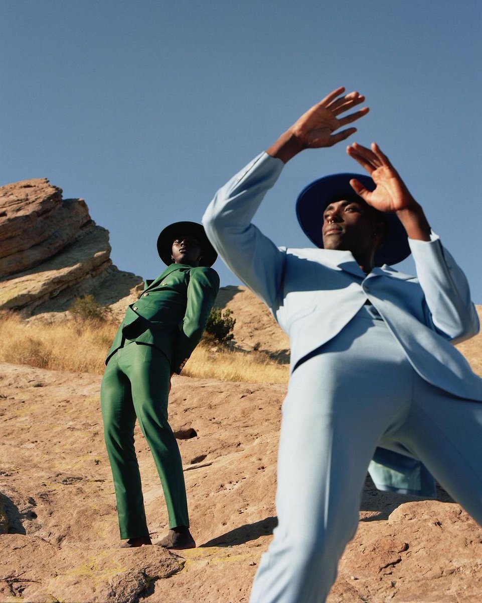 prazzlearts's tweet photo. Suns of the Earth
creative director — @beonciadunn
photographer — @princehamadi
wardrobe stylist — @beonciadunn
models — @abusalam___ @swaggy_mo
suits — @henrycoutureparis
#primedazzle #prime #primevisuals
#blackbloggers #africa #culture #african https://t.co/nswXyivmms
