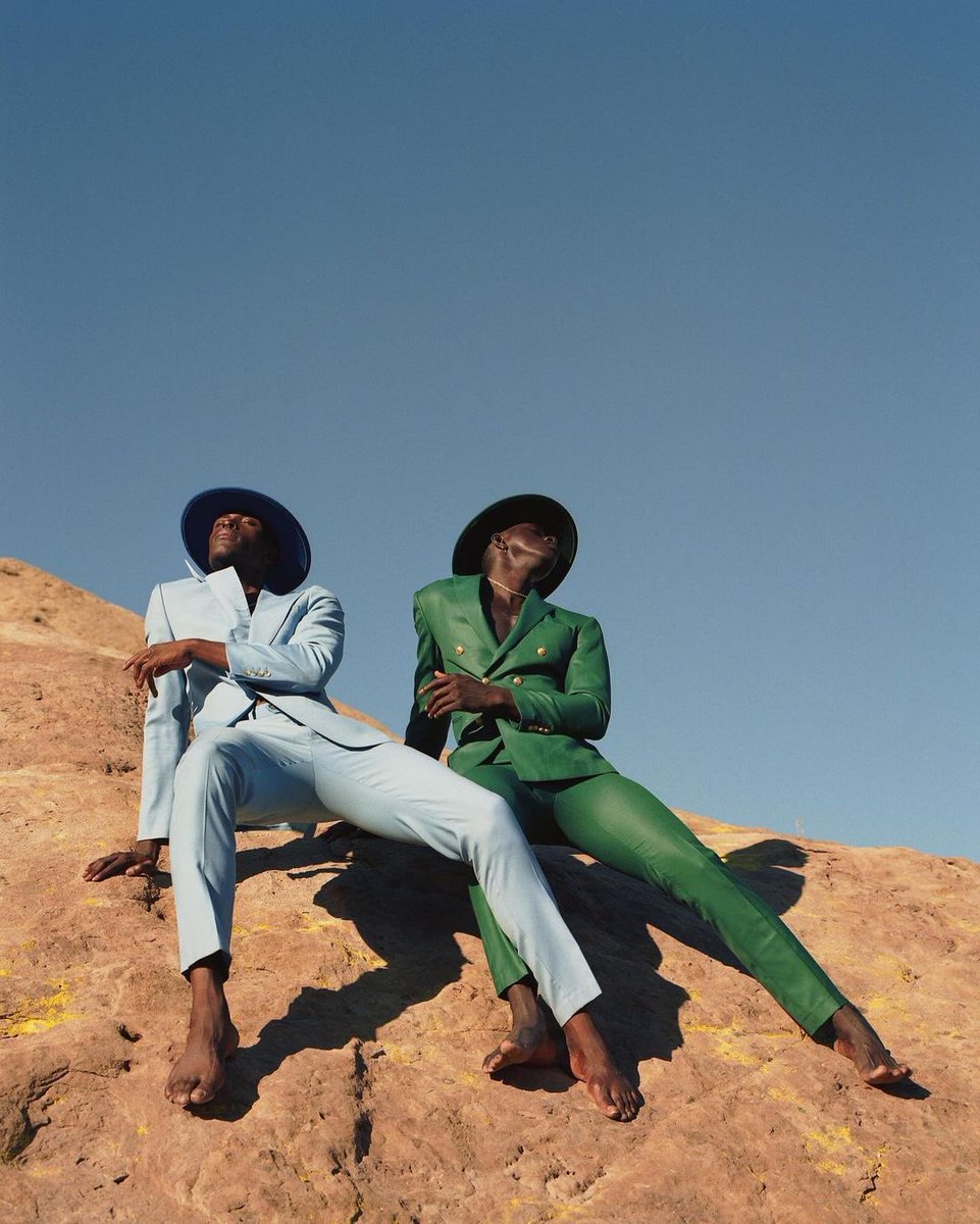 prazzlearts's tweet photo. Suns of the Earth
creative director — @beonciadunn
photographer — @princehamadi
wardrobe stylist — @beonciadunn
models — @abusalam___ @swaggy_mo
suits — @henrycoutureparis
#primedazzle #prime #primevisuals
#blackbloggers #africa #culture #african https://t.co/nswXyivmms