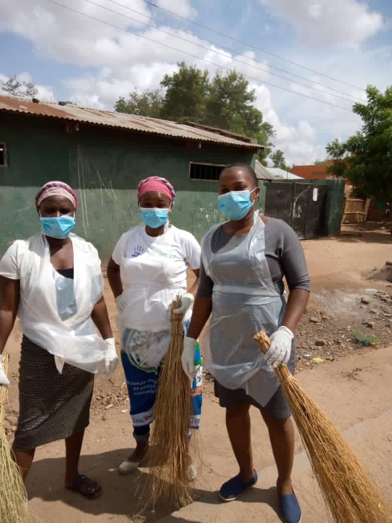 ConcernMalawi's tweet photo. .@ConcernMalawi team joins the launch of National Clean-up Day in Nsanje.  This is an excellent initiative by @MalawiGovt to #KeepMalawiClean https://t.co/IbGckO0tx3