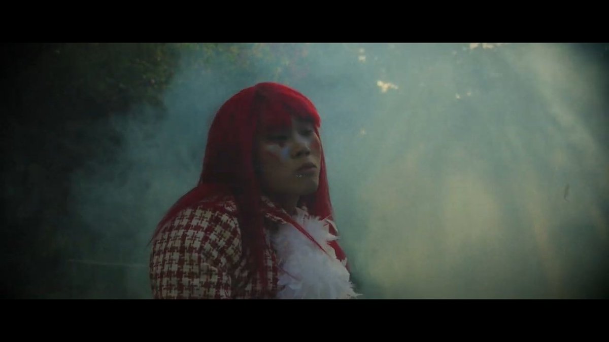 Icursedthegloom's tweet photo. SAVE ME AGAIN - DBO
I'm speechless. The lyric is so deep and i love it. The MV is artistically and intellectually outstanding.
The photography, make-up, and outfit are so detailed and well done. I love it! Thank you for this masterpiece. @young_Dbo
#Dbo #savemeagain https://t.co/90MUTK2taz