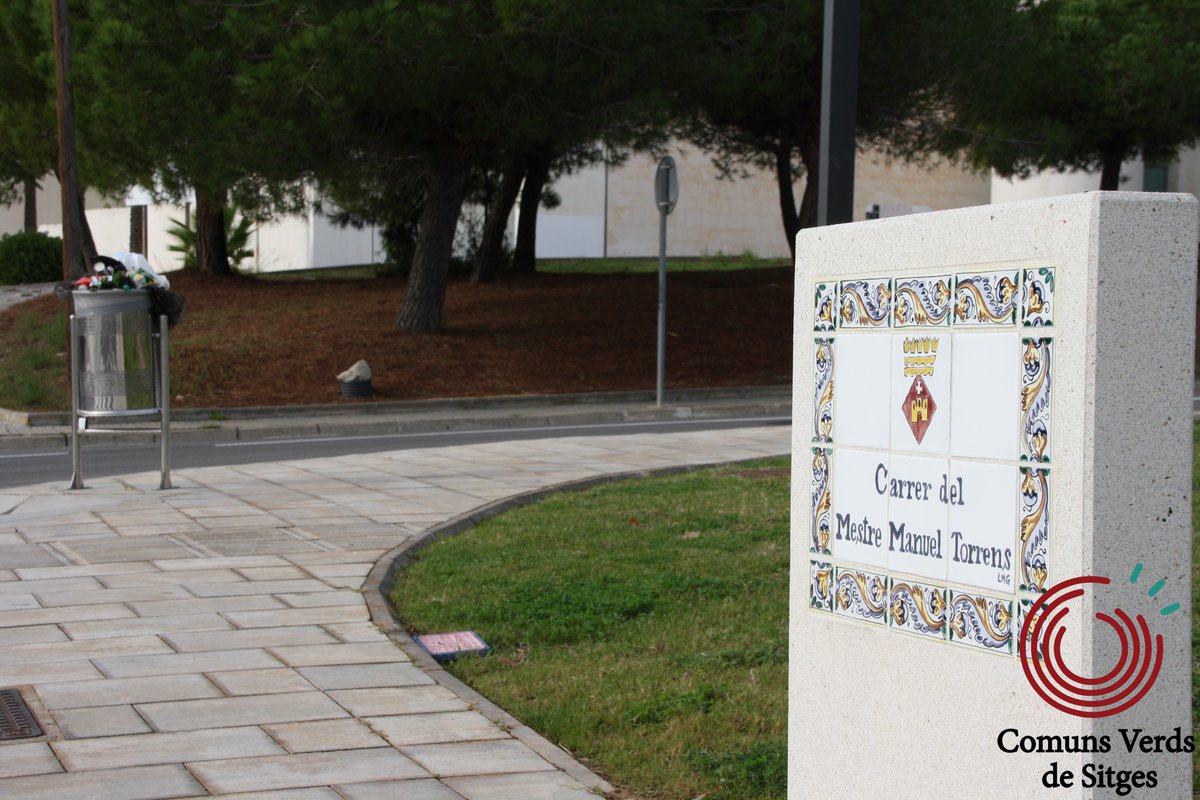 VerdsECSitges's tweet photo. EL "NOU SITGES"
Amb el "nou" contracte de neteja, nous carrers amb els "antics?!" problemes no resolts. Esperant qui, com i quan farà la revisió de tots i cadascun dels punts que hi ha a un contracte aprovat amb un únic vot en contra, el nostre.
#sitges #femsitgesverd https://t.co/2c5Kr2n5hg