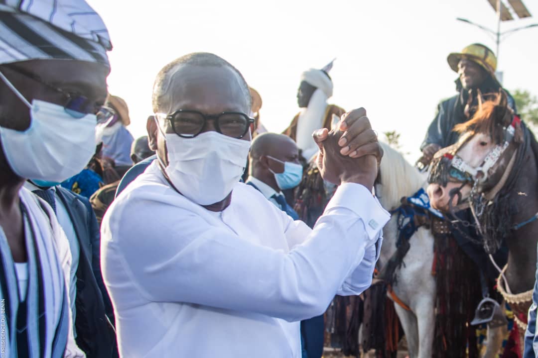 gouvbenin's tweet photo. #TourneePrTalon : Accueilli avec ferveur à Parakou, Patrice TALON fait des annonces fortes.
Nous sommes à la 3ème étape de ce début de la tournée nationale des communes entreprise par le Président. Le compte rendu sur => https://t.co/Q6CSdOoeRm https://t.co/NHWiY6PLj2