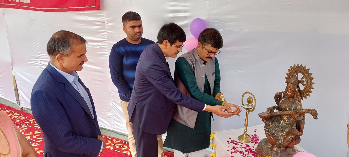 kd_parshuram's tweet photo. आज https://t.co/790bI2zrgu