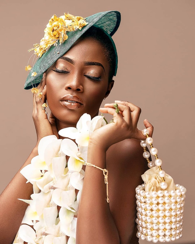 kwame_asiwome's tweet photo. Find peace. Find it within.
Fascinator: @splendid__sparkle
Makeup: @adepa1_gh
📸: @kwameasiwome
#model #photography #mood #instagood #vogueeko #vogue #melaninvisuals #ghphotographyfame #photographersgh #capturedgh https://t.co/6H71QgZeyi https://t.co/vJOXU4TvR6