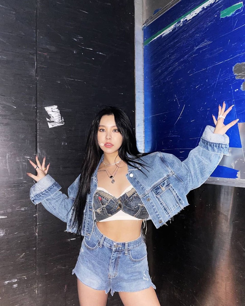 wheein_pics's tweet photo. whee_inthemood IG update https://t.co/DdtBKbKwA3