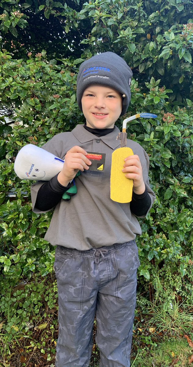 The kids had to dress as Real Superheroes for #ChildrenInNeed at school, this one wanted to be a heating engineer like dad, massive thanks to <a href="/HeatingYourHome/">Worcester Bosch</a> &amp; <a href="/GasSafeRegister/">Gas Safe Register</a> for all your help kitting him out!
