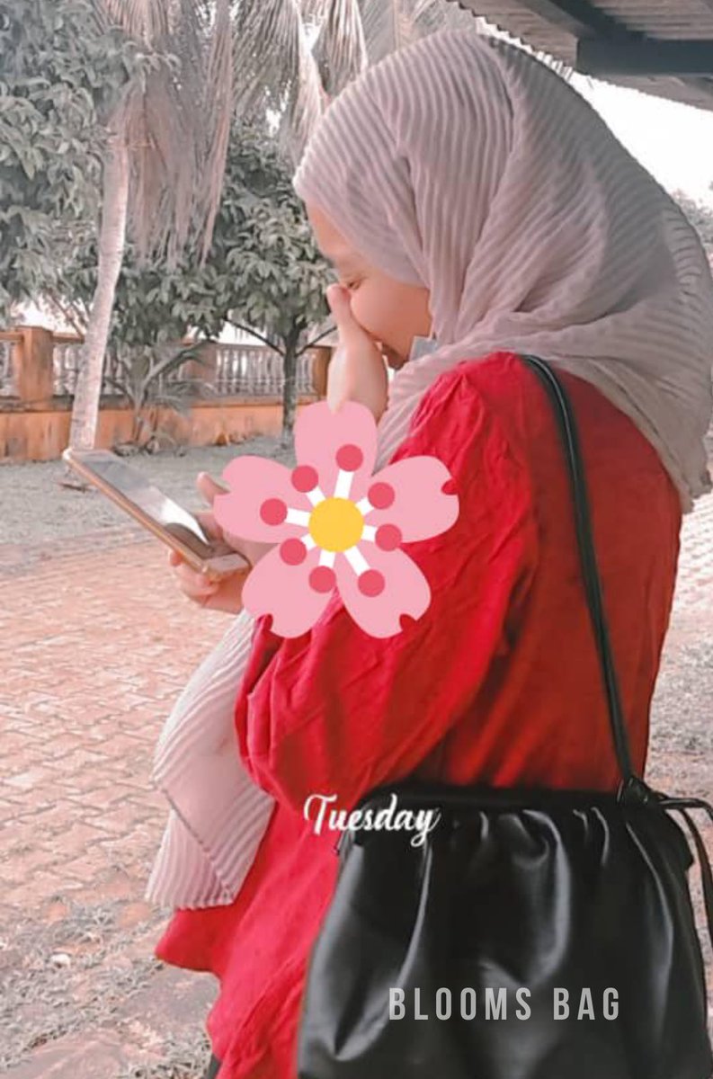 blooms_bag's tweet photo. OOTD LORYN BAG IS HERE!!🥺❤️
#BBFeedback
Petang macam ni customer bagi ootd Loryn Bag, sejuk hati tengok cantik!! Nampak kecil dalam gambar tapi dia besar😭✊🏻
✨LORYN BAG RM29 https://t.co/9hRAYuRtJT