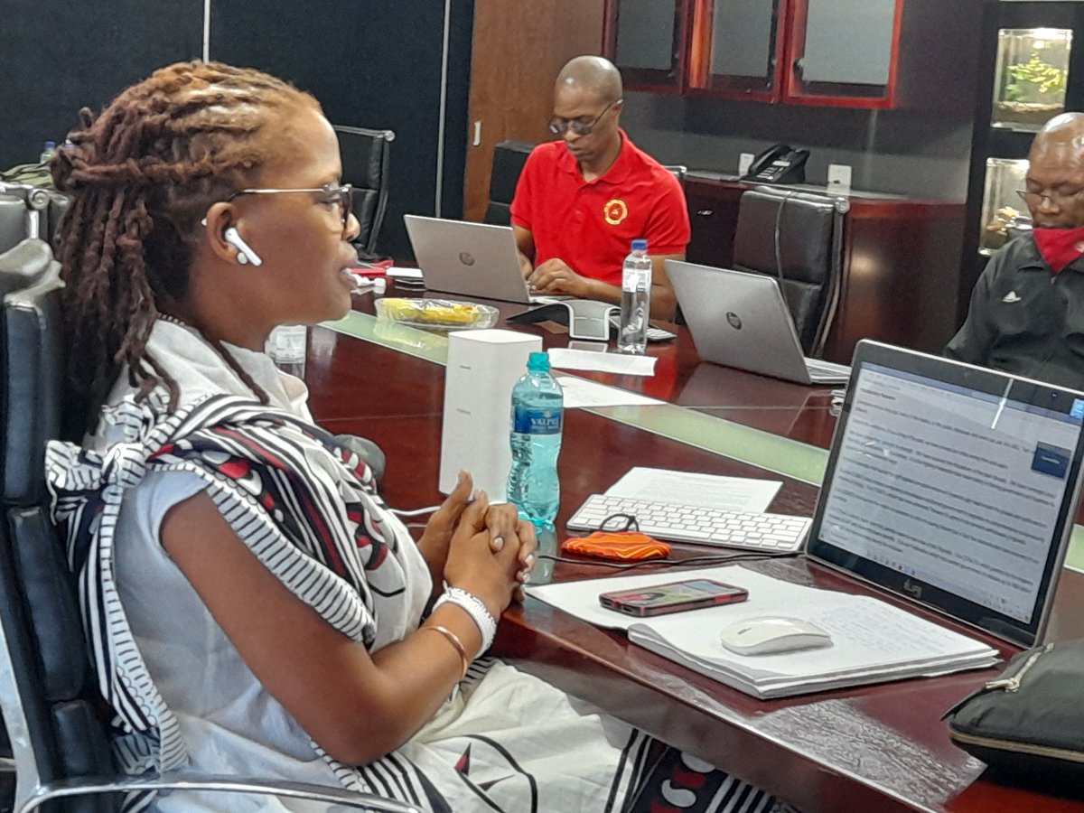 _cosatu's tweet photo. It is an honour to thank all leaders and unions for engaging with discipline and unity at the #COSATUCollectiveBargainingConference says #COSATU President Zingiswa Losi https://t.co/8zZvgZeY6Y