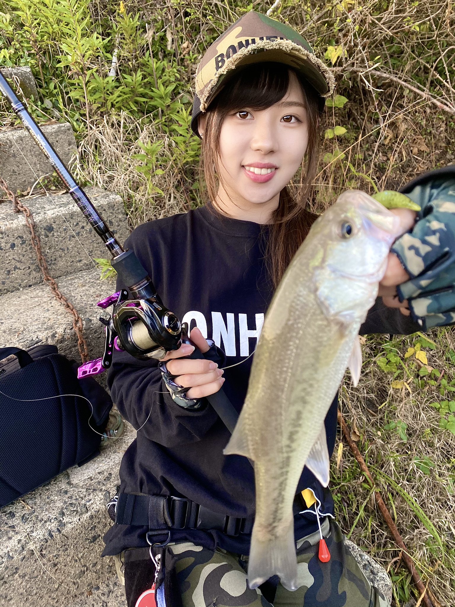 Chizuru ちづる 日曜は釣り行く時間無さそうだなー 近場に釣り場あったらいいのに 釣り バス釣り アウトドア ブラックバス 釣りアパレル アパレル Bonheur 釣りファッション アウトドアファッション キャップ 帽子 Tシャツ ロンt Tシャツ