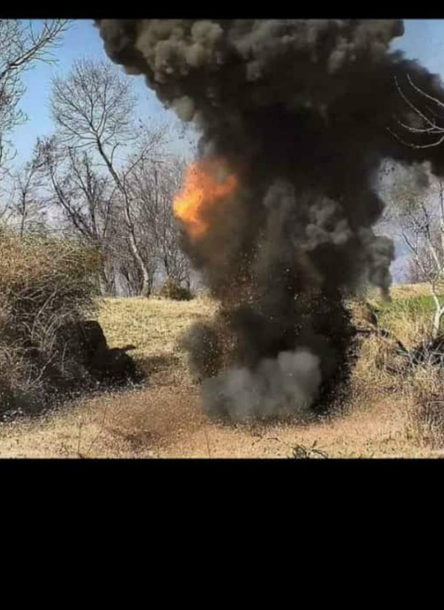TheSkandar's tweet photo. These are the pictures from Kamalkote Uri Baramulla in North Kashmir where Pakistan Army violated ceasefire violation in which 6 people lost their lives.

Now Many self claimed Journalists, Activists, Human Rights Activists will consume Fevicol. They will not dare to question 🇵🇰. https://t.co/oZDZ5EEj2n