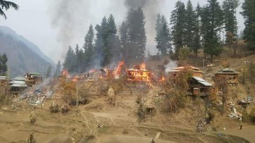 HerNameIs_Bea's tweet photo. Hello #World, I'm sorry to disturb your Friday shopping, but THIS is happening beyond our narrow lens. So far at least 3 people have been killed this morning by Indian shelling at #LoC. 
📢 Targeting civilians is a #WarCrime. 

#NeelumValley #AJK #AzadKashmir #Pakistan https://t.co/O6j0qv4Zwq