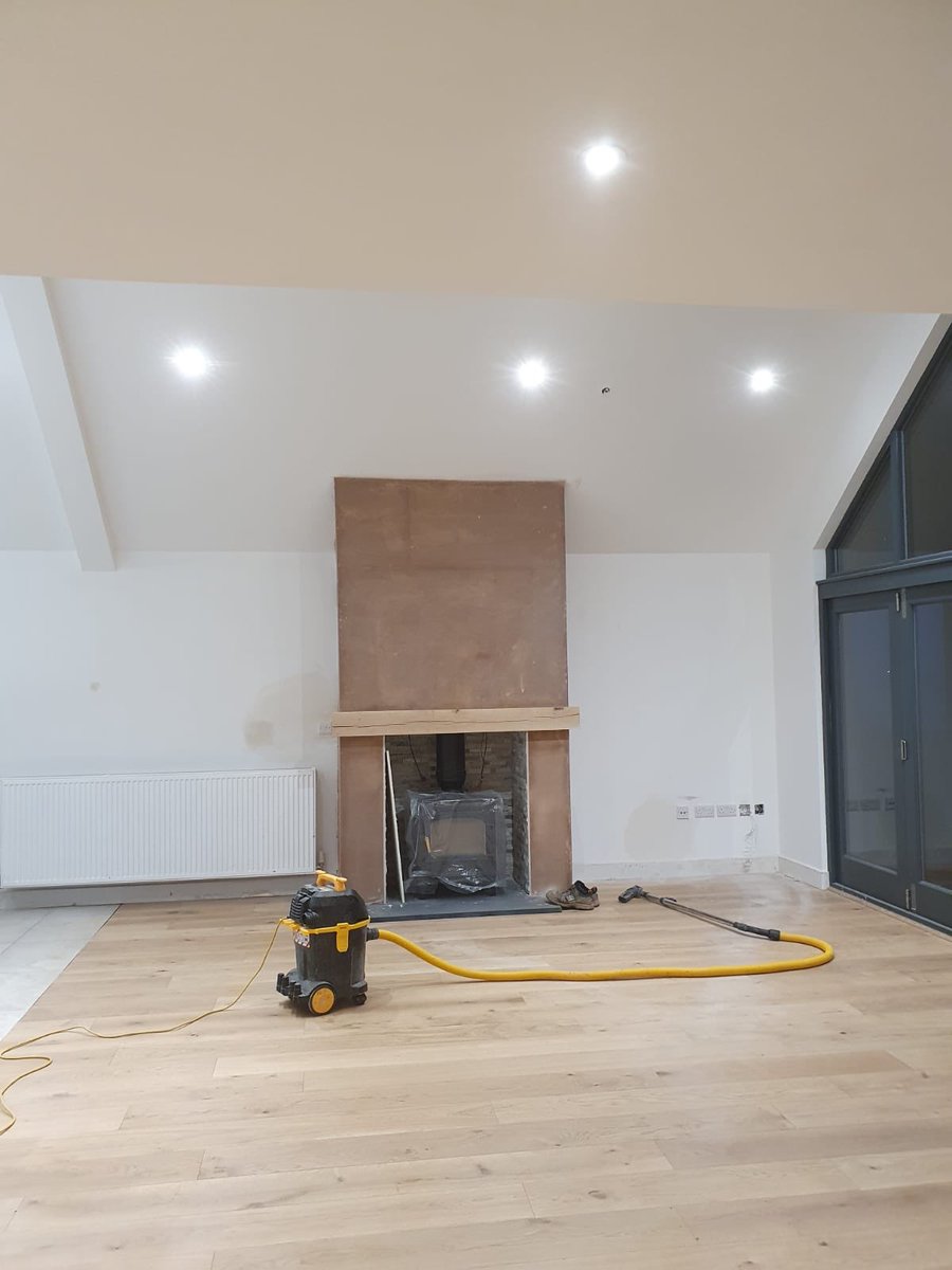 WilliamsHomes_'s tweet image. Our Trem-y-Môr development in Moelfre is coming along nicely 😍

⁦@IlanRowlands⁩ doing an awesome job 👍👍