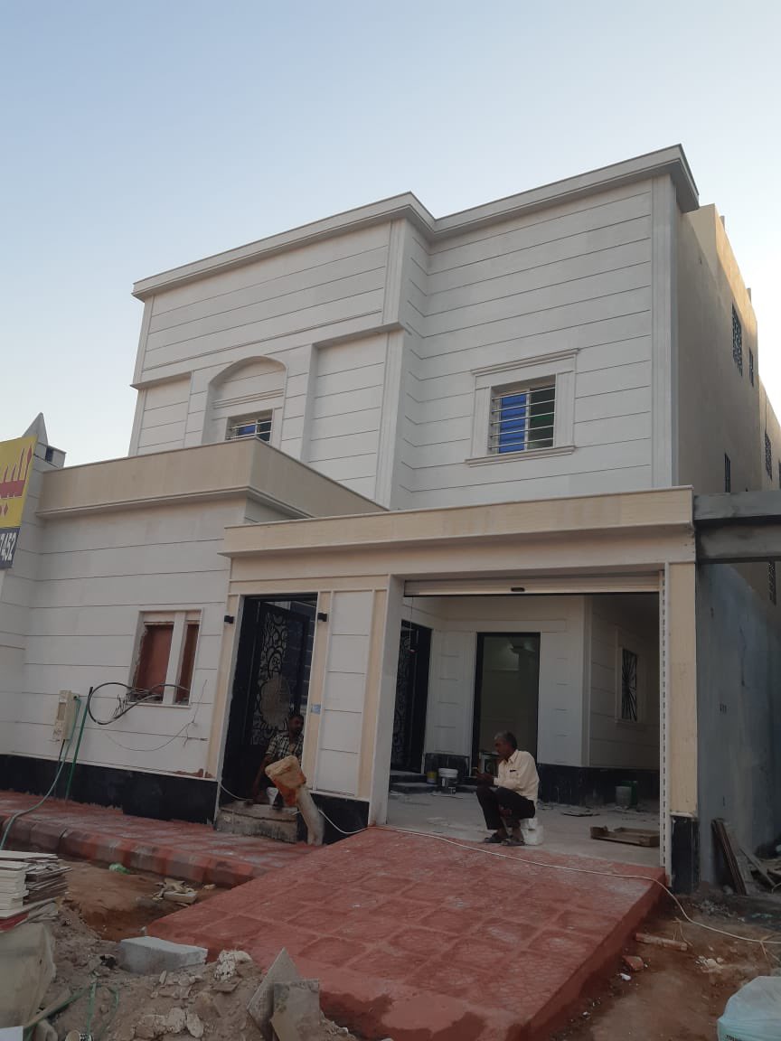 فيلا للبيع
حي القادسيه
الدور الأرضي  مجلس مقلط صاله مطبخ غرفة غسيل داخل المطبخ غرفة كبار سن ٢ دورات مياه
الدور الأول. ٤ غرف نوم ٢ دورة مياه
الدور الثاني غرفة خادمه  مع دورة مياه  مع سطح كبير
سوم مليون و٣٦٠
البيع قريب جدا

للتواصل:0543417890
#عقارات #_الرياض #فلل_للبيع