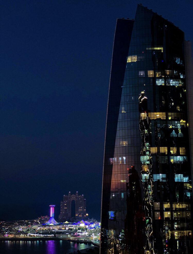 i7xmni's tweet photo. Abu Dhabi at night. https://t.co/szaYQ0yUe6