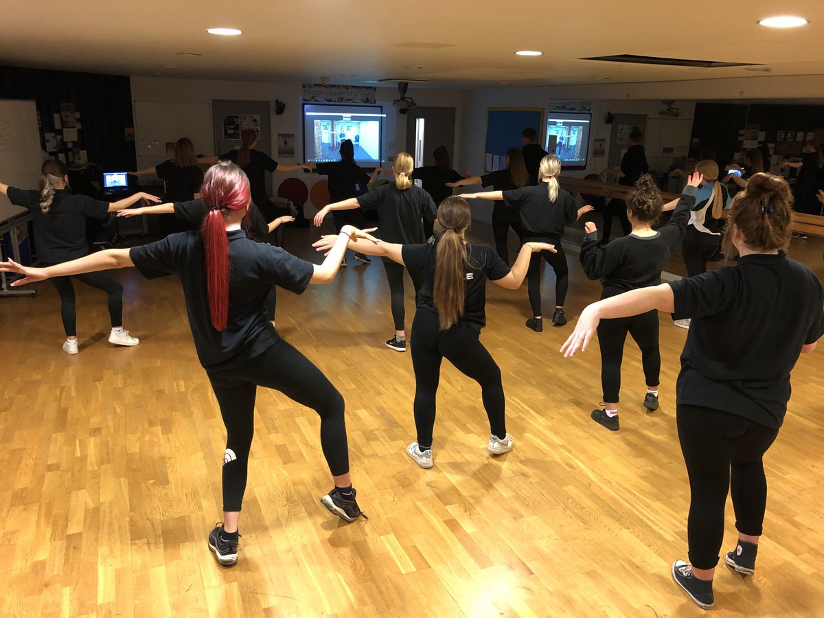 Yesterday Folkestone Academy Year 10 dancers took part in an online dance workshop with Kelly Downing who is a dancer in Hamilton the Musical in London. They worked really hard, well done Year 10! 
#FindYourTalentatFA #FolkestoneAcademy #TeamTurner