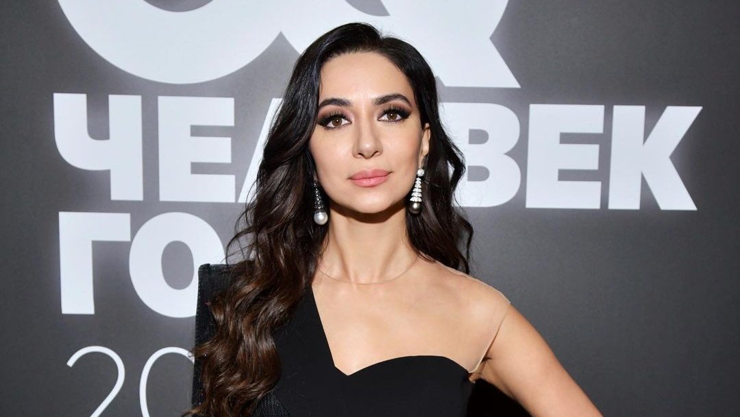 Гениально и так верно!
В номинации «Человек года» победили наши врачи!!!👏🏻✨
⠀
Вчера состоялась ежегодная премия GQ Russia 🖤. Какая же была атмосфера🙏🏼 Музыка (даже сам Элтон Джон пожаловал😉), улыбки друзей, искромётный юмор дорогого Ивана Урганта!

#человекгода2020GQ