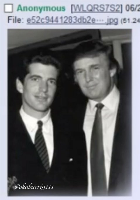 ☆☆ "Retour vers le futur "☆☆ Un titre parfait pour résumer le déroulement d'un film. ▪︎ Le passé est le présent , et le présent prouve le passé . Les morts que nous pensons morts, sont vivants et les vivants sont morts pour certains. Quand il y a trop