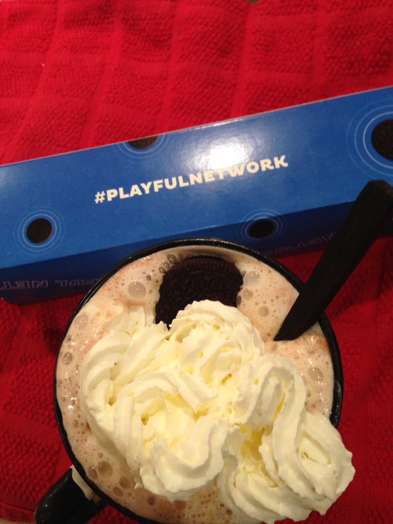cpapschris's tweet photo. Love making hot chocolate with an Oreo treat to share with my daughter @oreouki #PLAYFULNETWORK https://t.co/fo7Fuu60Qq