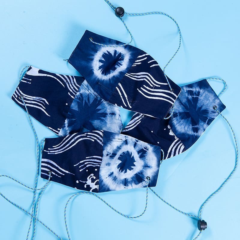 New feature: adjustable mask wire on the nose side, just like you found on usual medical mask. Extra grip for extra comfort. Available now on our webstore in limited quantity.

#bluesville
#mask
#naturalindigo instagr.am/p/CHhuhY3Ffu0/