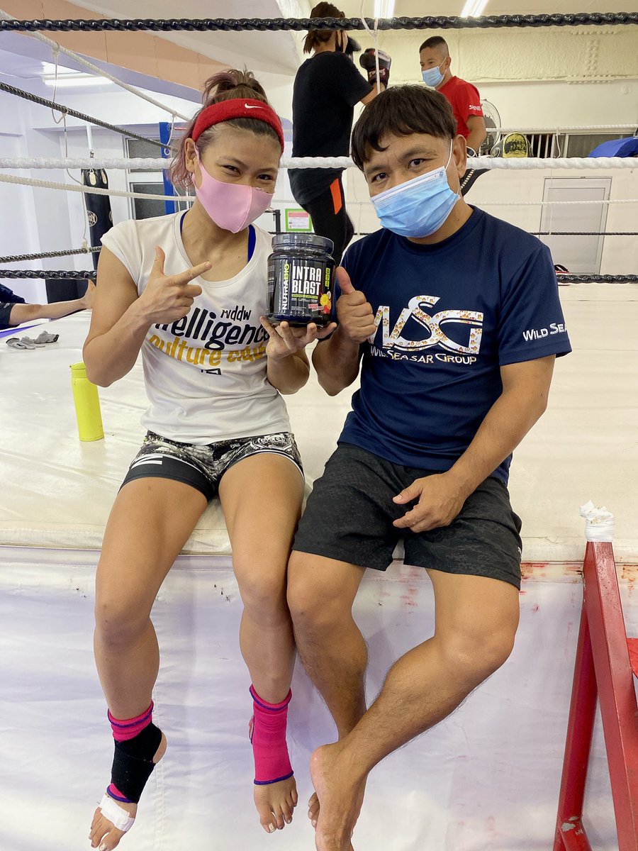 erikagibo's tweet photo. ジムの会員さんからえかの愛用サプリ💜頂いたー💕💕幸せ👯♂️🎵❤️
#INTRABLAST #SHINE沖縄 #ウェンペットチューワタナ https://t.co/k1WCa9ZNqC