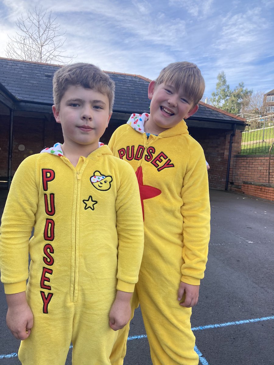 gladstonebarry's tweet photo. Children in Need day #teamyearfive https://t.co/qzTmEPyXSY