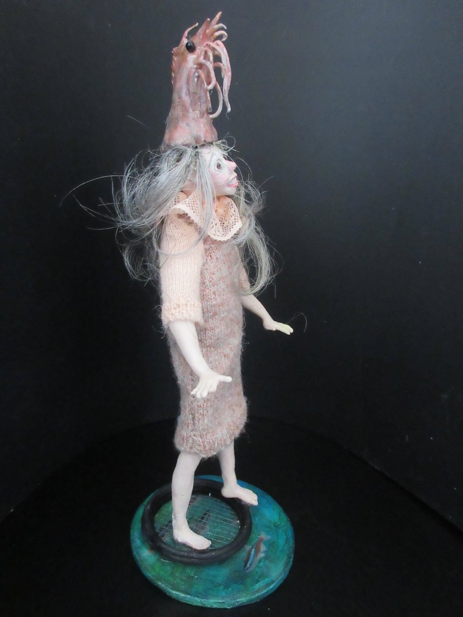 UnseenPieces's tweet photo. "BAIT" #UnseenPieces #Apoxiesculpt #Microknitting #acrylicpaint #Hair #Prawn #Sieve #resin ๐ค ๐ฃ๐๐ท๐ https://t.co/iSUdn1a1U3