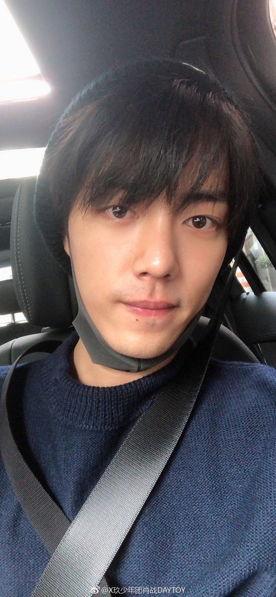 xiao zhan in a beanie selfies: a thread