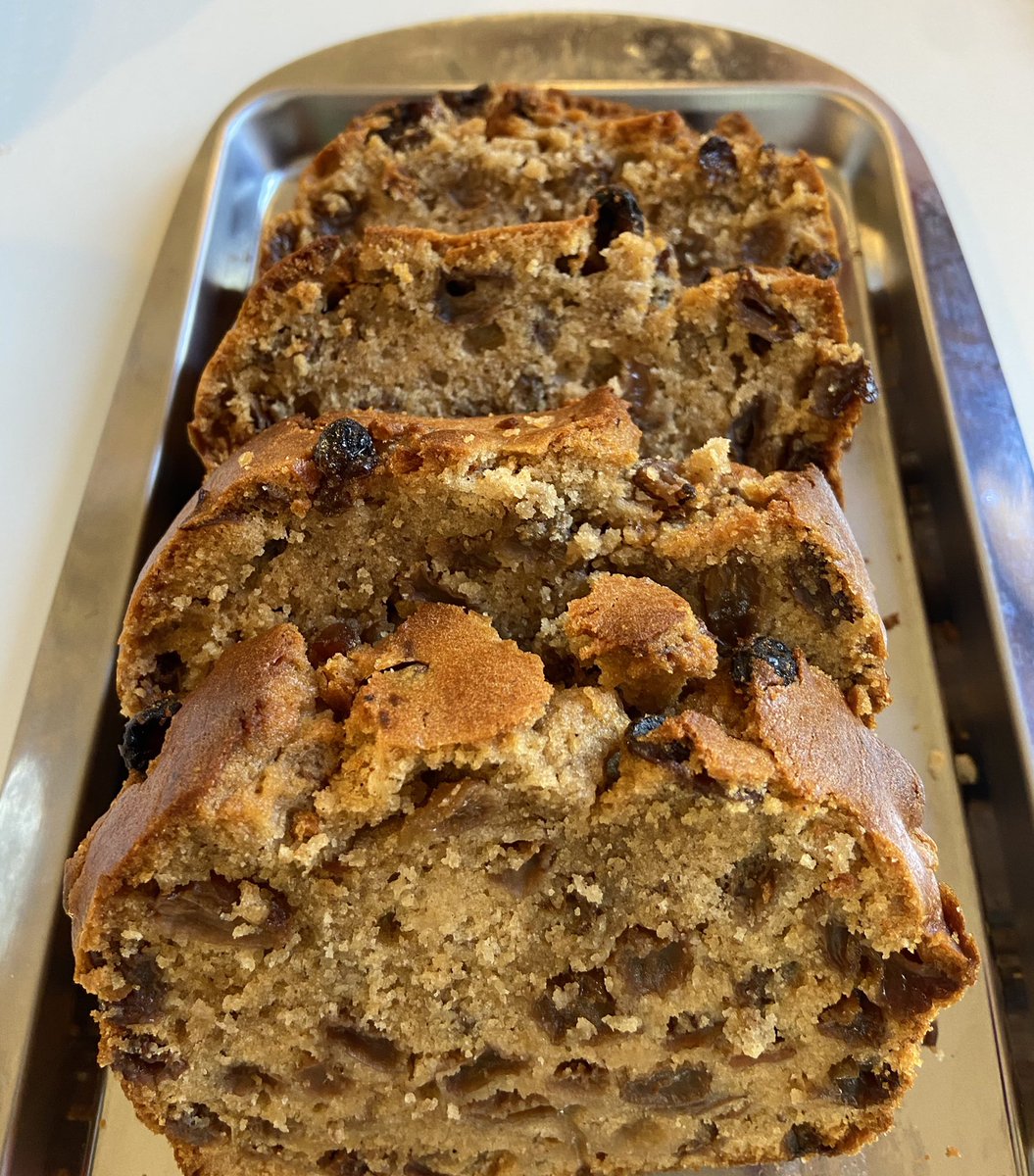 cafeinthepark4's tweet photo. Selection of cakes available today at cafe in the park 😍 truffles, fruit loaf, raspberry and coconut slice, pancakes !! Open 10.30-4 !! #homemade #standrews #ChristmasIsComing #delicious https://t.co/nKn7XOLnDF