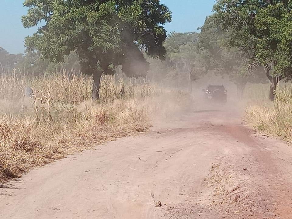 MoussaMaraMali's tweet image. Après Kayes, j'ai entamé ce vendredi matin une tournée régionale sur Koulikoro.
Arrivé à Tioribougou dans le cercle de Kolokani, j'ai effectué des visites aux notabilités de la ville avant de poursuivre les salutations un peu dans la profondeur à Bablébougou.