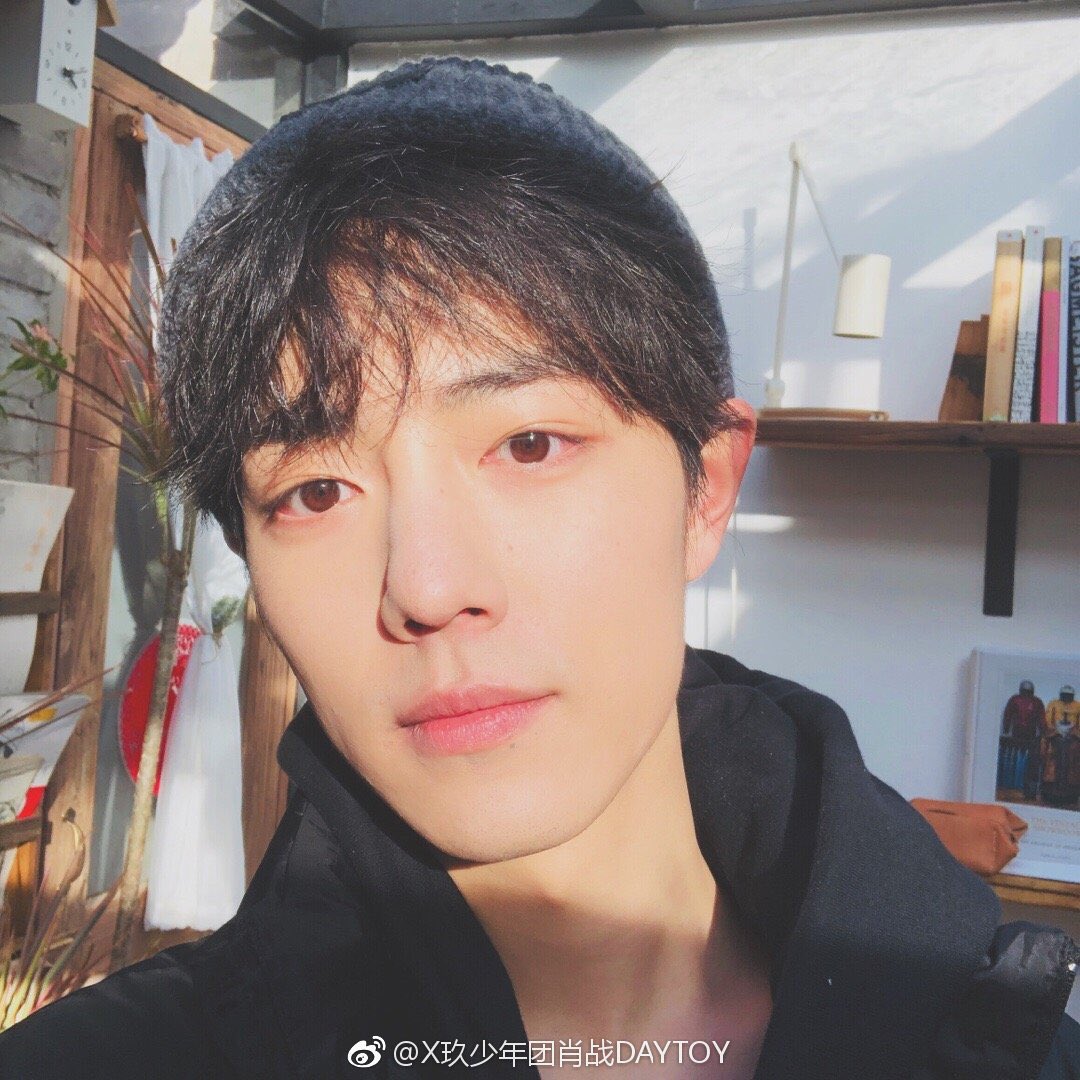 not a selfie but idc because gryffindor xiao zhan is EVERYTHING