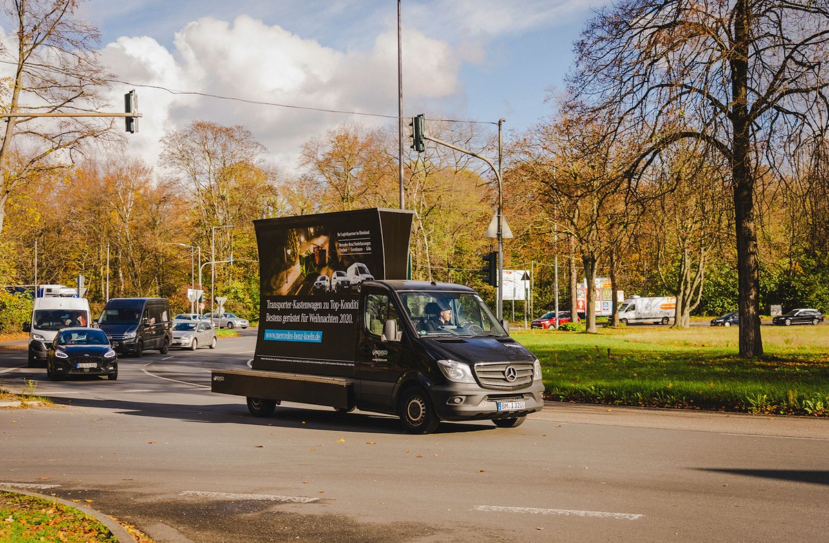 Inovisco's tweet photo. Unterwegs für @MercedesBenz_DE &amp; @Daimler mit unseren maximal auffälligen #LitoTubes:

📍#köln
📍#frechen
📍#koblenz

▶️ https://t.co/9dJRUUBphT

#inovisco #wirbdochwoduwillst #litotube #daimler #mercedes #mercedesbenz #cologne #mobilemedia #ooh #outofhome #marketing #promotion https://t.co/oZZDFzsuBe