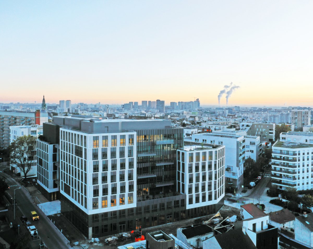 ArteCharpentier's tweet photo. LIVRAISON//
#Osmose vient d’être livré à #IDEVE, après 24 mois de travaux réalisés par le #GroupeLegendre.
Ouvert sur la ville, cet immeuble de #bureaux de 16500m² offre 2200m² d'espaces extérieurs.
L'agence a conçu l'architecture, l'architecture intérieure et le paysage. https://t.co/FNzkxBsxWZ