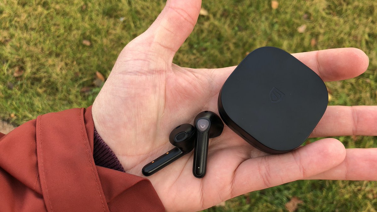 ScarbirAudio's tweet photo. Review: The #SoundPEATS TrueAir2 wireless #earbuds offer great comfort and pleasant warm sound - but also some connectivity issues —> https://t.co/pLgYqQDhXC

#wirelessearbuds #airpods #trueair #trueair2 https://t.co/09Jq1Y12dO