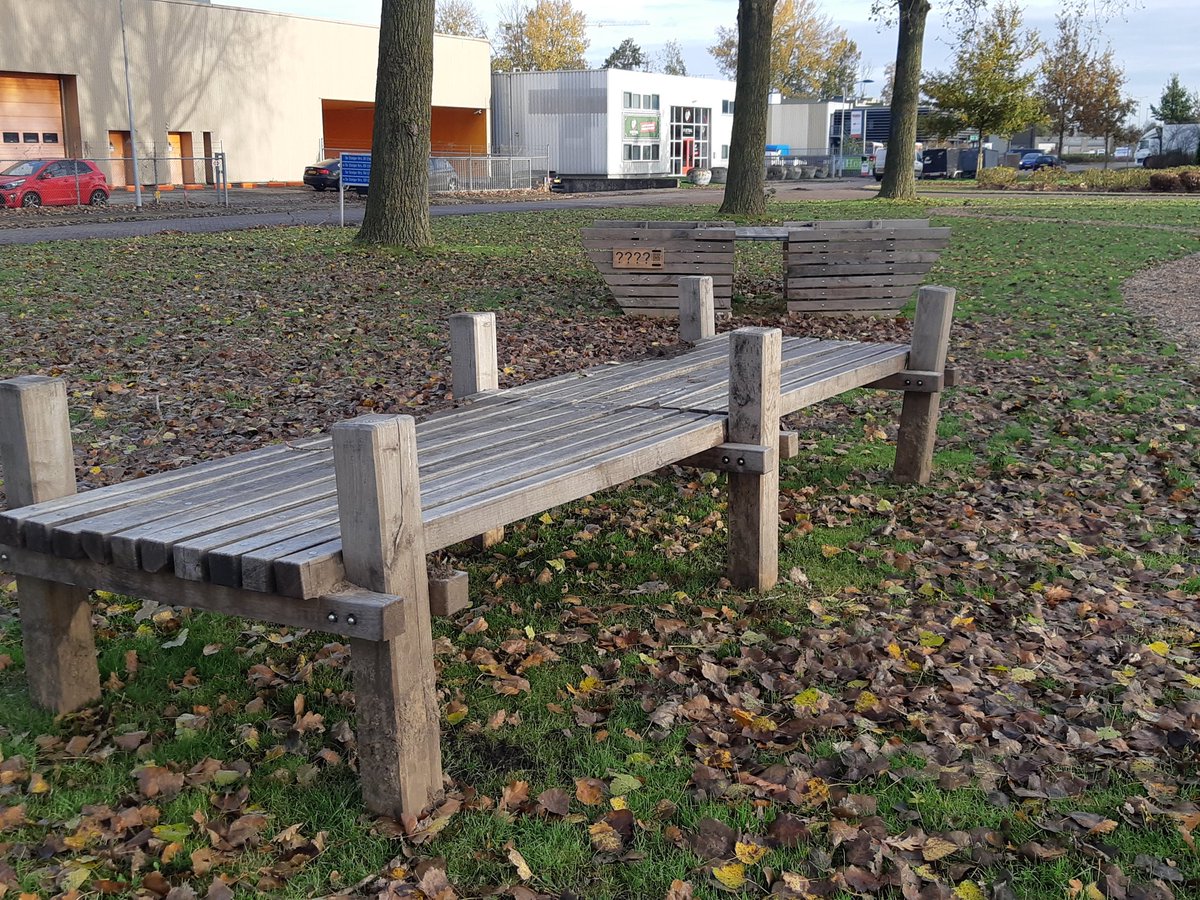 JeroenLubbers1's tweet photo. Mooie preview gehad van Sebastiaan van Ruig&amp;Geroest op de circulaire ontmoetingsplaats op De Steiger. Aangetoond dat hergebruik van materialen niet alleen duurzaam, maar ook mooi kan zijn. En straks natuurlijk het Steigerbier van @BrouwerijStijl van de hop aldaar. #036Stadsruimte https://t.co/fnvUGhnP08