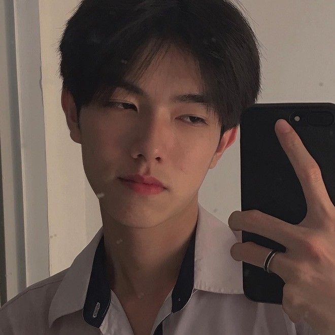 K |เขาไม่รักนะครับ| tweet media