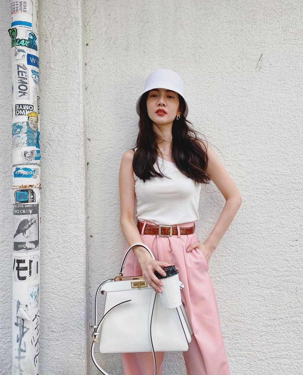 SMilkdrama's tweet photo. #JoanneTseng
- I have always found her to be so pretty ever since I watched her in #MarryMeOrNot
- also thought that she stole the spotlight with her good acting skills there as a second female lead
- in love with her fashion sense
- she can nail any photoshoot too! https://t.co/7ZQlt7y8LN