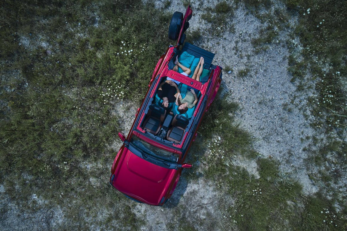 FordAuthority's tweet photo. 2021 Ford Bronco Was Designed To Double As A Comfy Camper https://t.co/oCv096H7pG https://t.co/RXxj9U94oZ