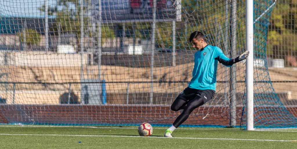 AcademyZbrain's tweet photo. Nuestro nuevo alumno @AlexSlabu1 desde Rumania 🇹🇩 Curso EdP 🧤⚽🥅
Bienvenido!!
#ZBrainAcademy #CursosOnline #CursoEdP #formaciononline #portero #porteros #goalkeeper #EntrenadordePorteros #goleiro https://t.co/0Wo3Yz6mAv