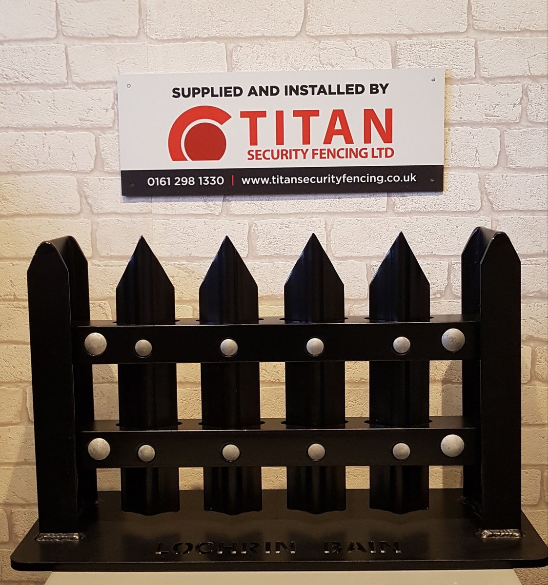 TsfLtd's tweet image. We now supply and install high secure @LochrinBain steel palisade fencing systems here we have the Combi system vertical pales pass through horizontal rails fully tested to H.M #Government standards #highsecure #property #Manchester #fencing