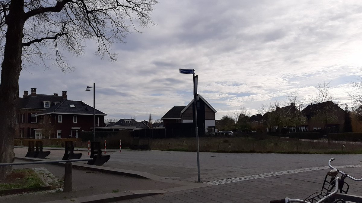 TeeuwsenJan's tweet photo. Ik heb 4 plekken gefotografeerd nu de vraag aan jullie, wat hebben deze plekken met elkaar gemeen? Dat ze in #Doetinchem zijn klopt maar niet het juiste antwoord. #dtv https://t.co/pQ7VLjN6Vf