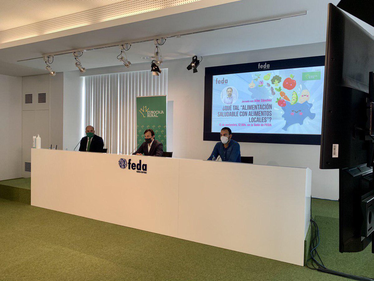 EmpresariosFEDA's tweet image. Carlos Prior, director territorial de @eurocajarural, ha destacado que #CodoConCodo es posible por la provincia. Y así va a seguir trabajando la entidad con #FEDA.

#FEDAMiDietaCojea #ColaboraEurocajaRural