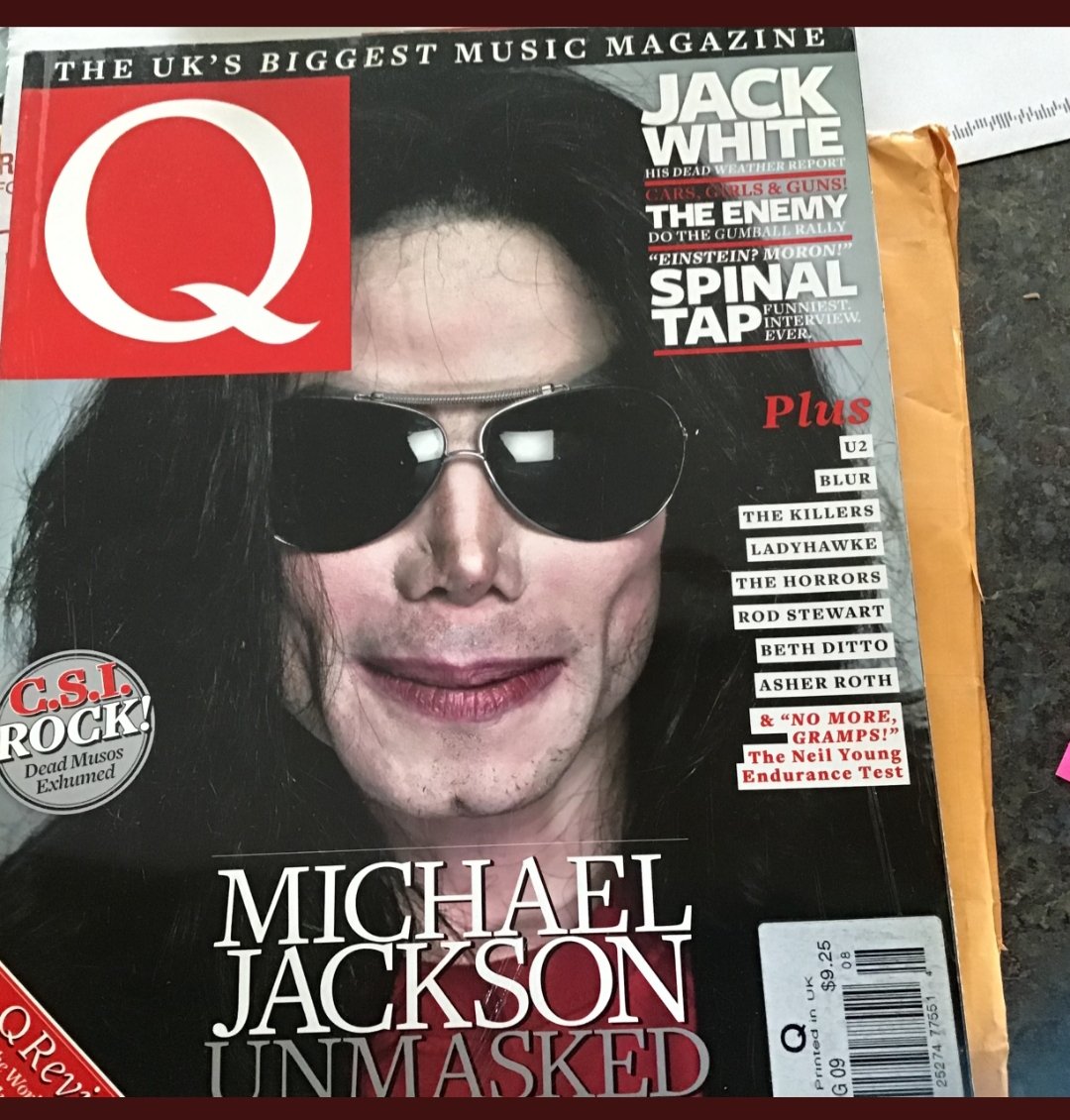 ▪︎M.J est vêtu d'une veste représentant l'armée mais pas que ça, sur le col on y voit 777 ▪︎Neverland indique également la même heure que 17 à posté. ▪︎Le magasin Q , MJ fait la couverture. Mort dissimulée ? Tout me laisse penser que Ouii.