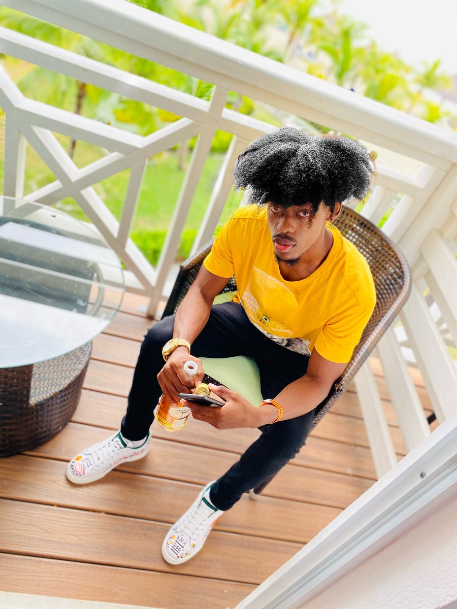 sanchez_mrclean's tweet image. So what u do? I went to have a little fun 🤩 like a Boss do🧊.... #dripset 💛🖤🦅 #golce_gabana #amari #supreme