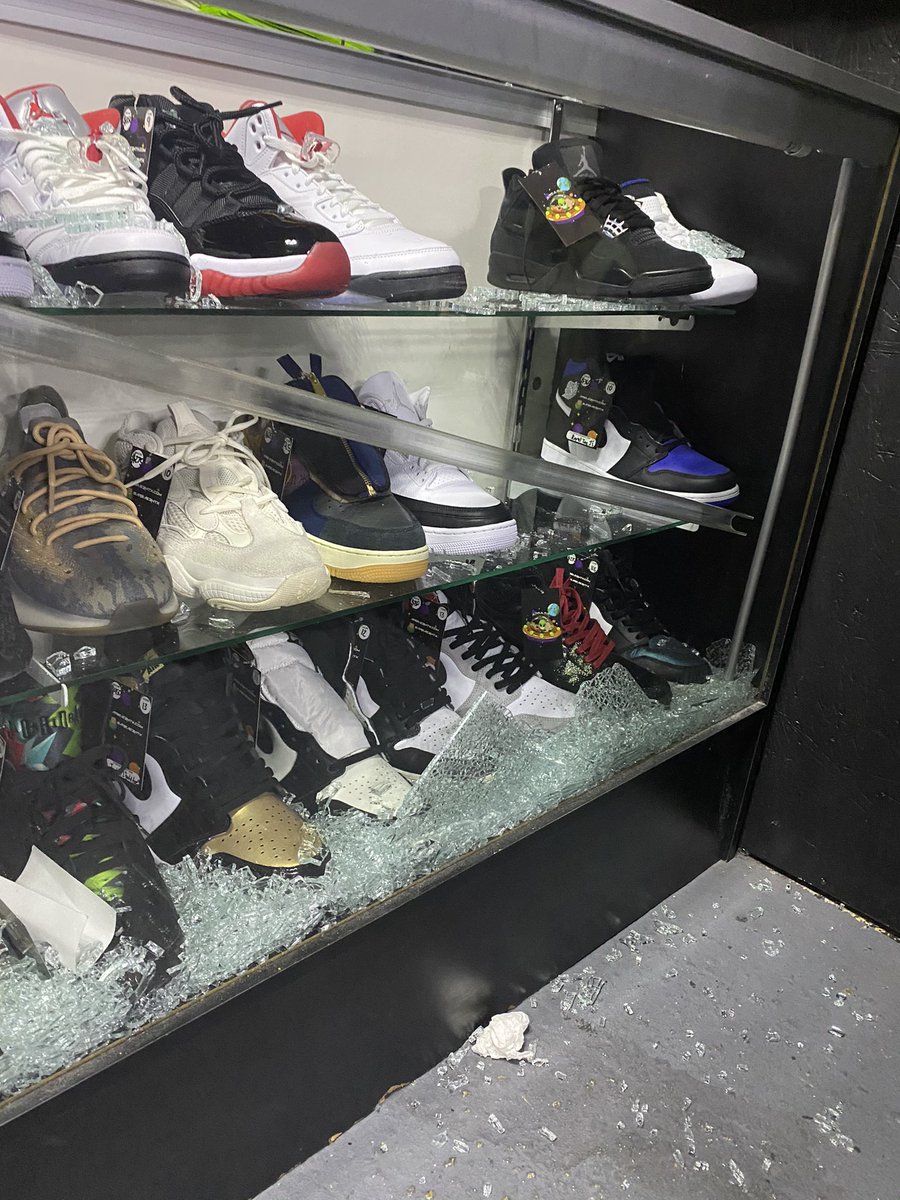DeviantCam's tweet photo. Hey Twitter, my business @Area52htx  was broken into at 3:11. We have suffered a great monetary loss. I’m still in shock over what happened. We are running a sale today to try and recover as much as possible. If you are in Houston, please RT &amp; support. 
1802 Yale St STE F 1PM-7PM https://t.co/8gOGUHwLwD