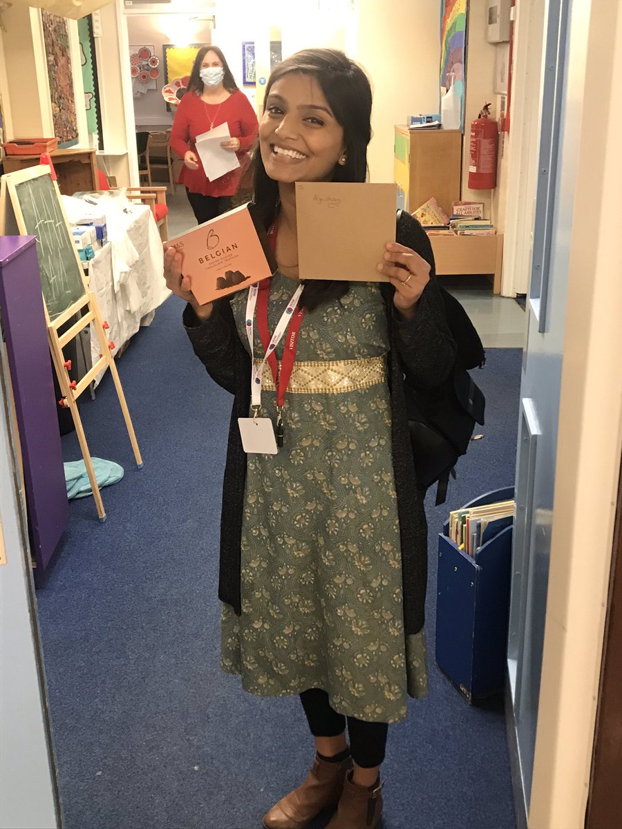 Happy Diwali to our wonderful Teaching Asssitant in Dosbarth Oren! Have lovely celebrations this weekend  @AyishaVaghani 🪔🎆🥳 #diwali