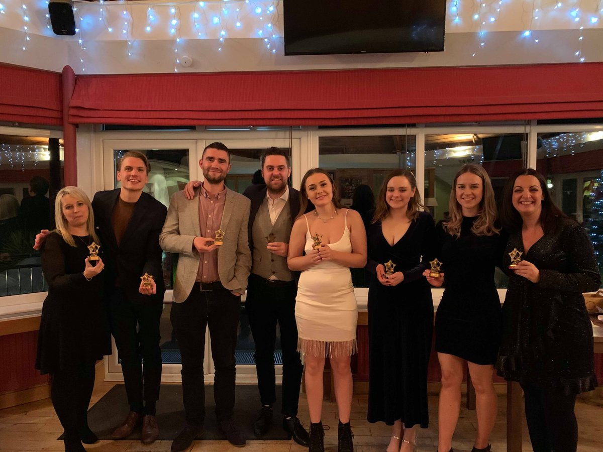 MtwCharity's tweet photo. We are really grateful to @Reddico for their amazing 1⃣0⃣0⃣0⃣💷donation
Here is the lovely team (note this is a pre Covid🤳) 🎄✨
🙏#communityspirit #csr #Reddico #nhscharity #fundraising #WorldKindnessDay #worldkindnessday2020 @MTWnhs https://t.co/2EeN0d0fBa