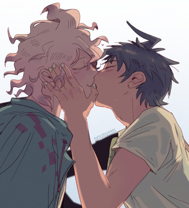 leans back on my chair, ahh let's see what komahina is up to toda-- wha- what are they doing ? #日狛 