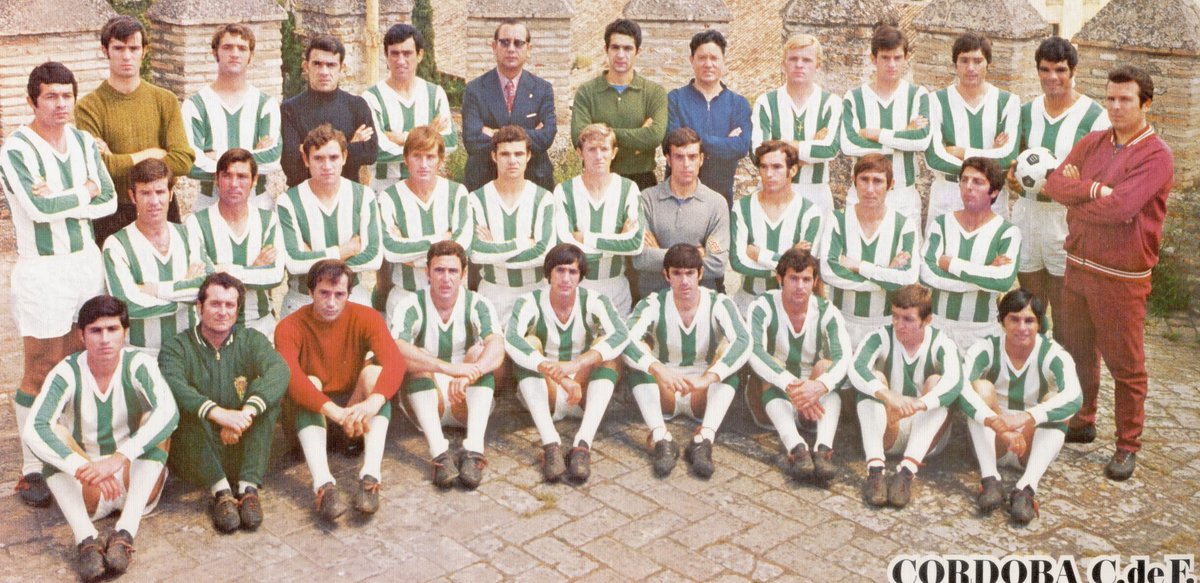 verdemanganeso's tweet photo. #CórdobaCF #CordobaCF #CCF hace 50 años ... #GonzaloUceda #Uceda primero a la derecha (en rojo) https://t.co/kzo81BAnif
